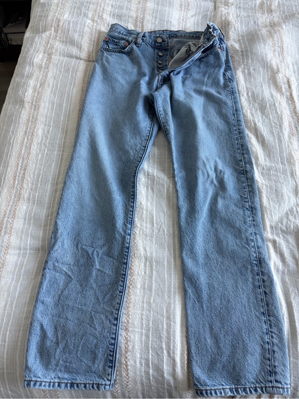 Levi's Women's Light Blue Straight Leg Jeans